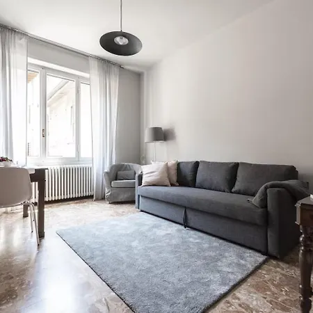 2 Bedrooms 70 Meters From And Cathedral *